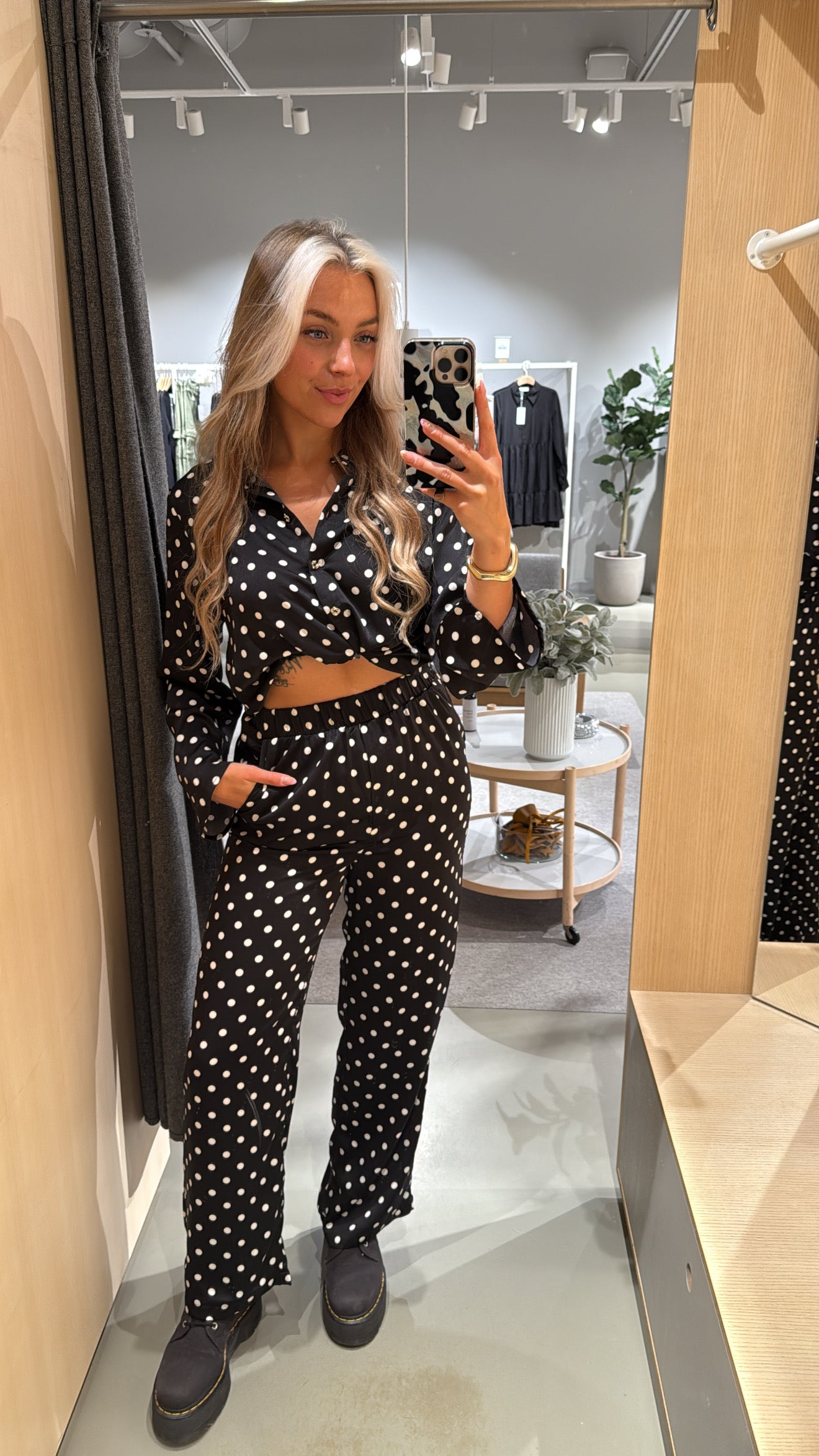 VIFREJA Trousers - Black